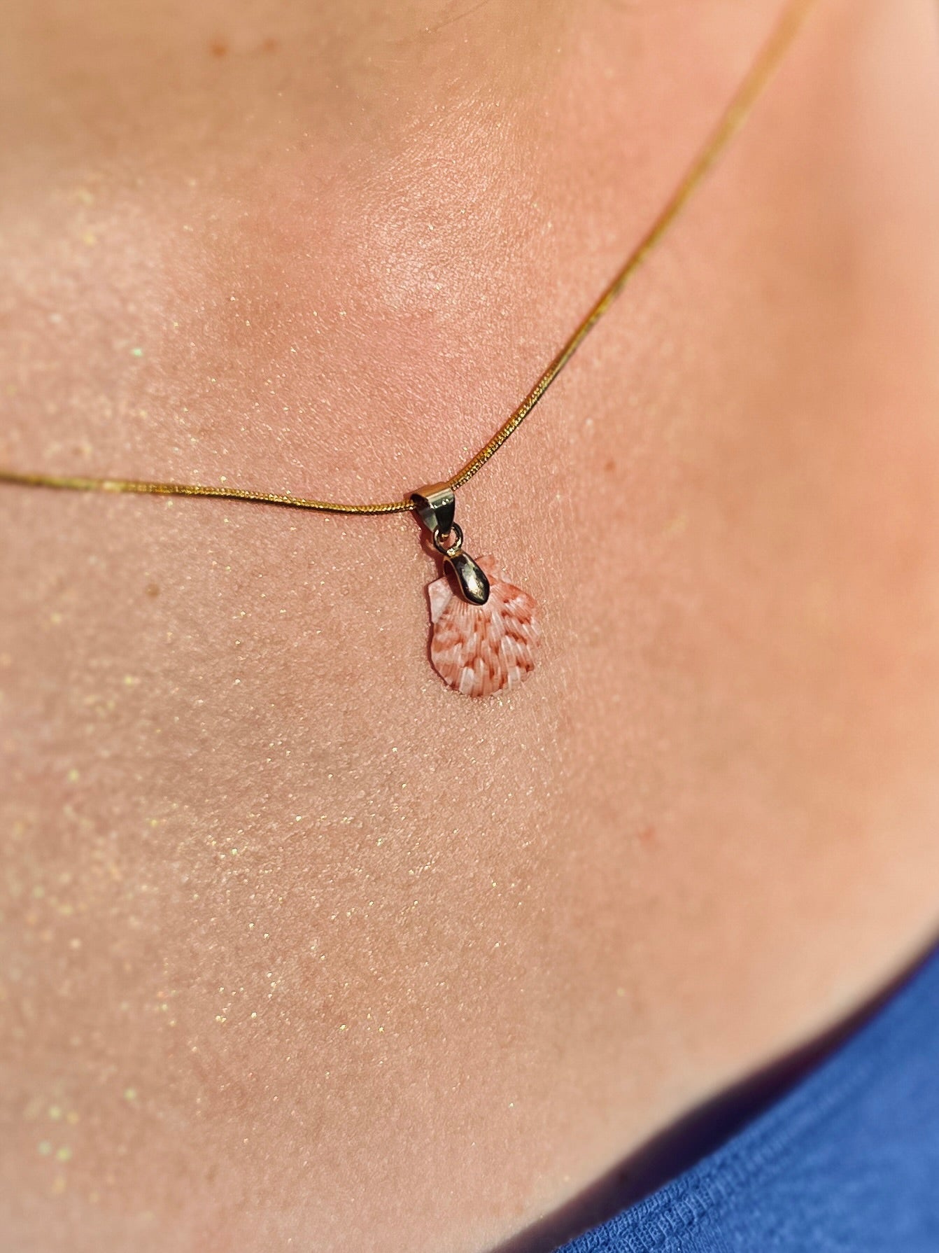 Petite Calico Scallop Pendant Necklace