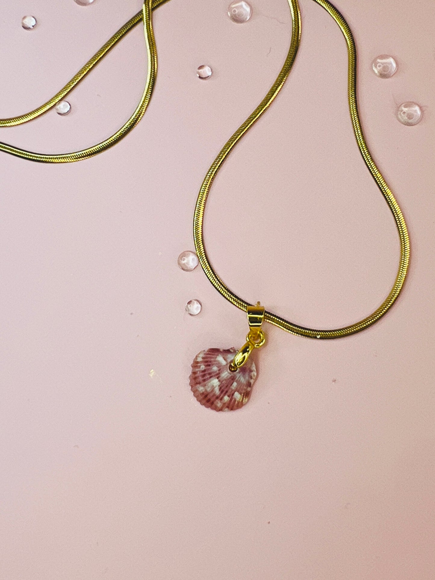 Petite Calico Scallop Pendant Necklace