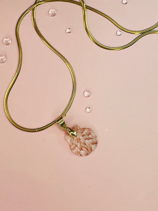 Petite Calico Scallop Pendant Necklace
